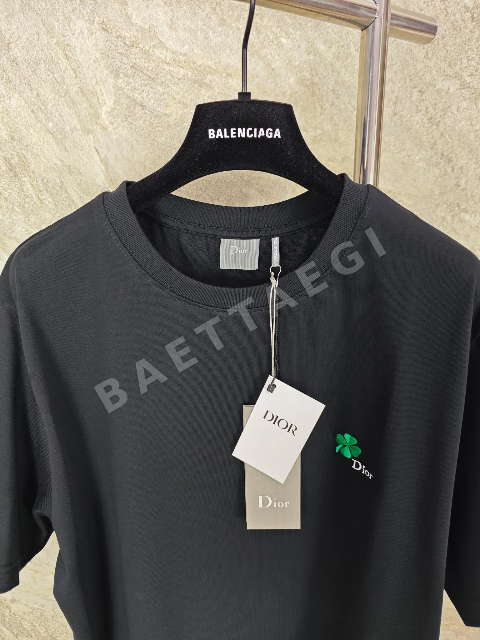 디올 클로버 자수 크루넥 반팔 티셔츠 896 상세 이미지 4