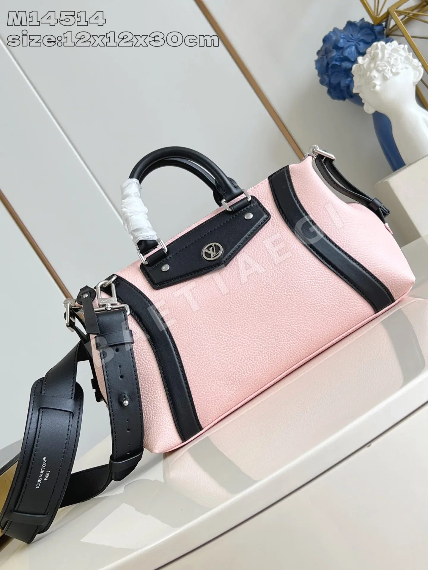 루이비통 LV 바이커 스몰 핸드백 M14514