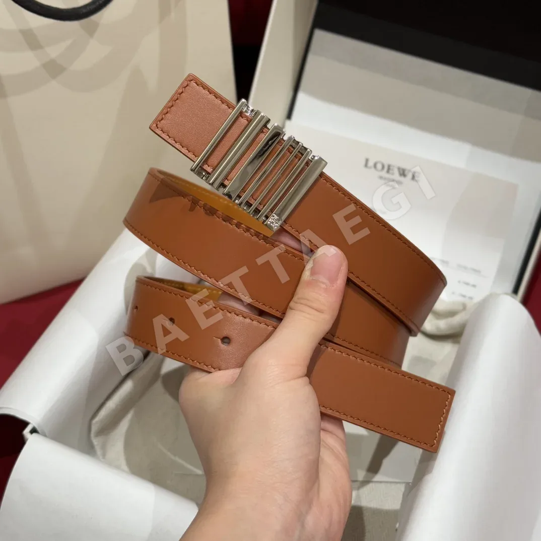 로에베 아나그램 버클 소가죽 벨트 상세 이미지 3
