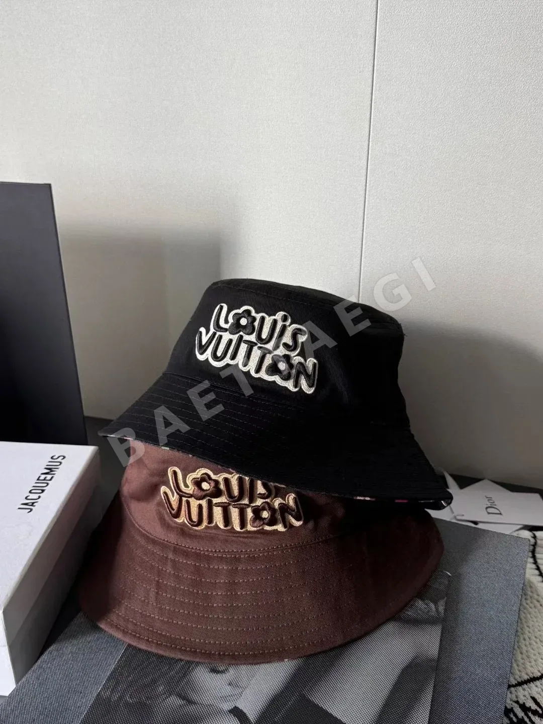 루이비통 양면 그래피티 자수 피셔맨 햇 상세 이미지 9