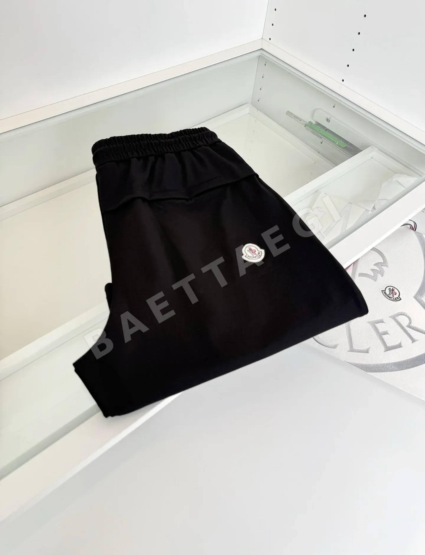몽클레르 남성 블랙 코튼 반바지 상세 이미지 9