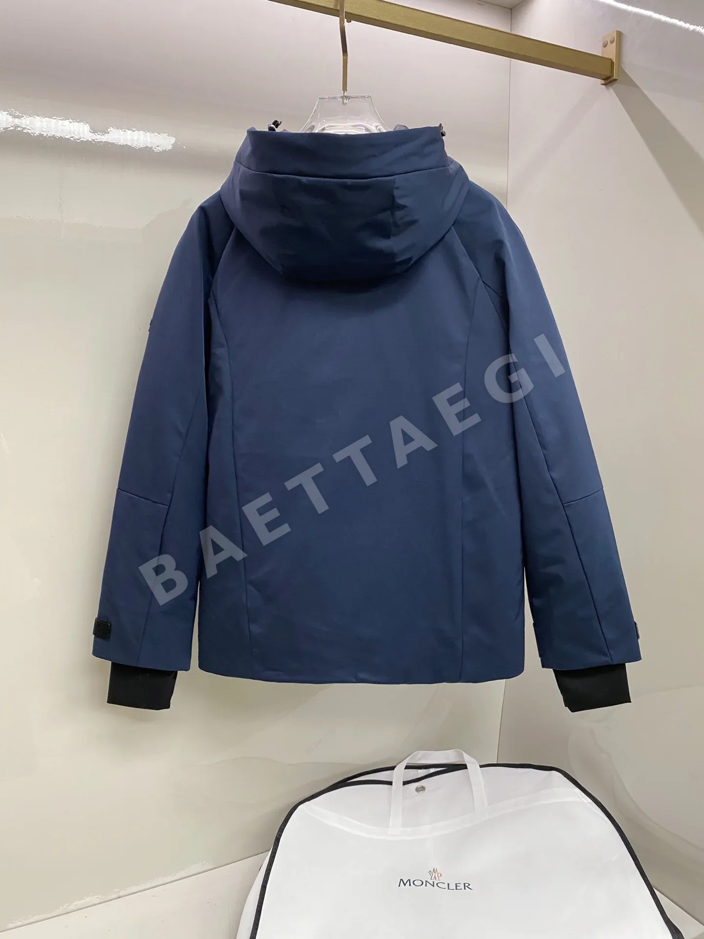 몽클레르 그레노블 다운 패딩 자켓 상세 이미지 2