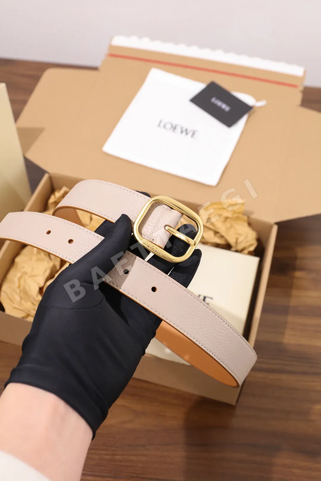 로에베 탑 그레인 가죽 벨트 상세 이미지 3
