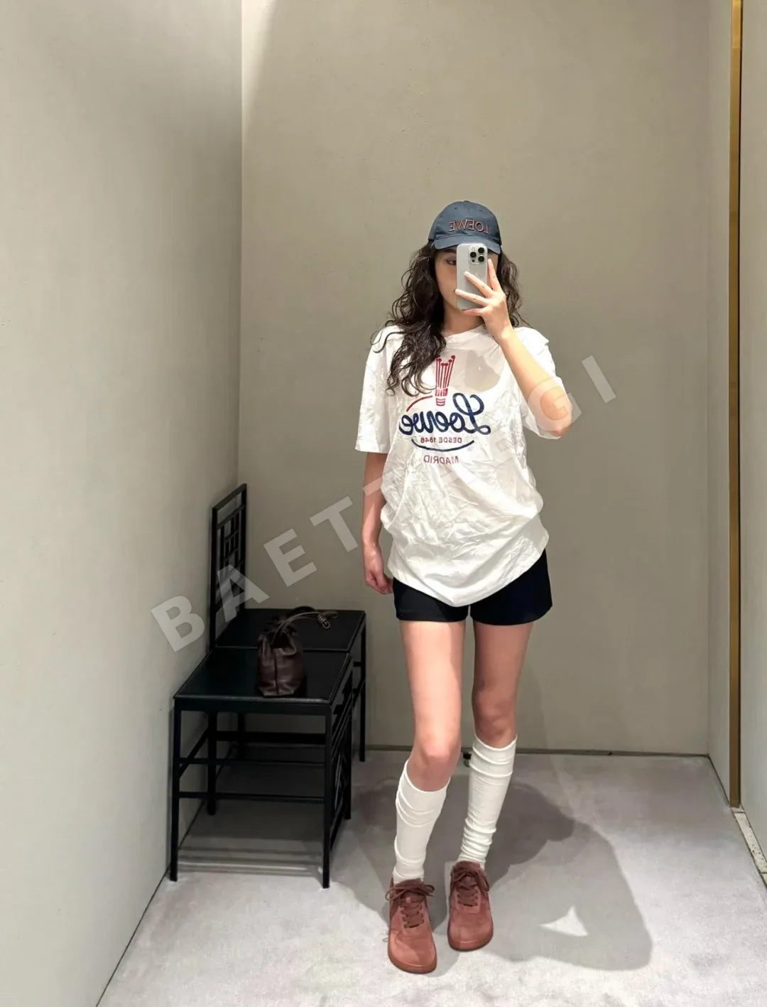 로에베 여성 반팔 상세 이미지 3
