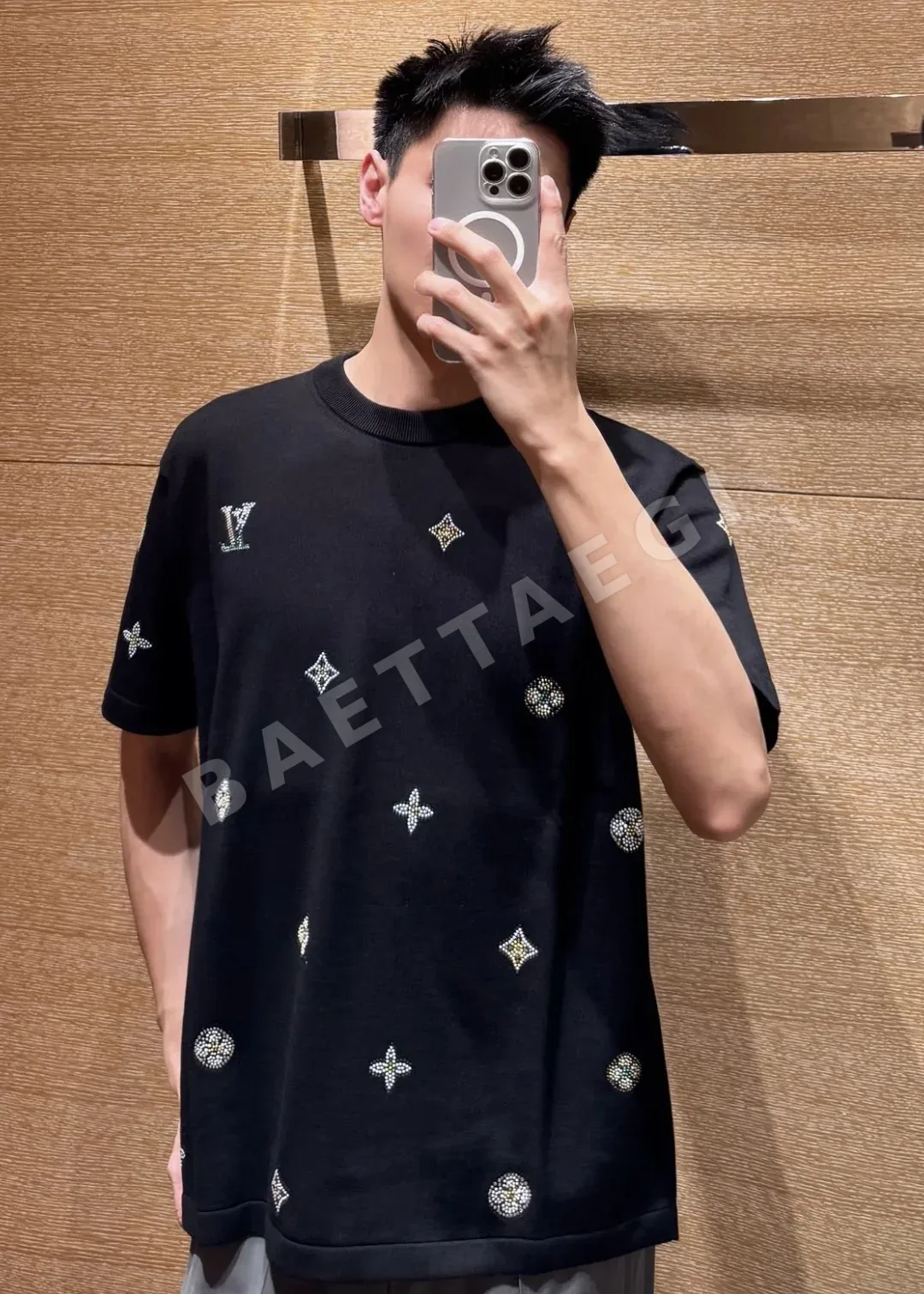 루이비통 F 장식 라인스톤 자수 반팔 셔츠 상세 이미지 8