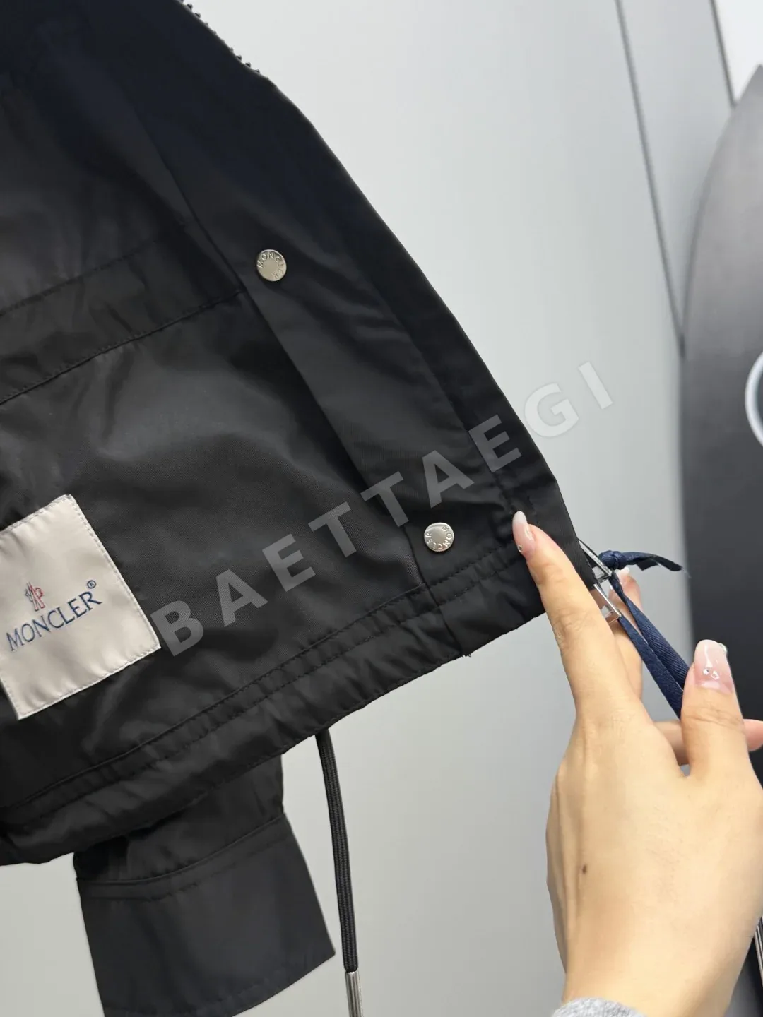 몽클레르 노이제이 후드 크롭 자켓 상세 이미지 7