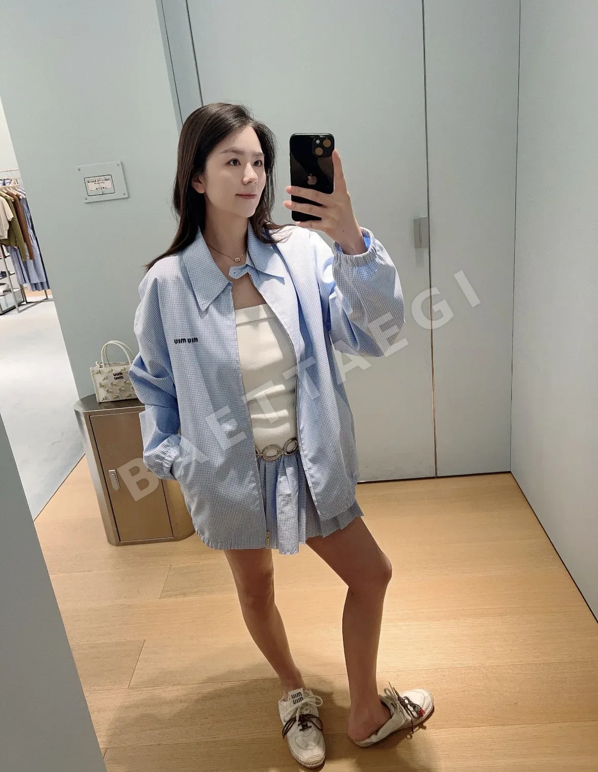 미우미우 라이트 블루 체크 재킷 여성 셔츠 상세 이미지 6