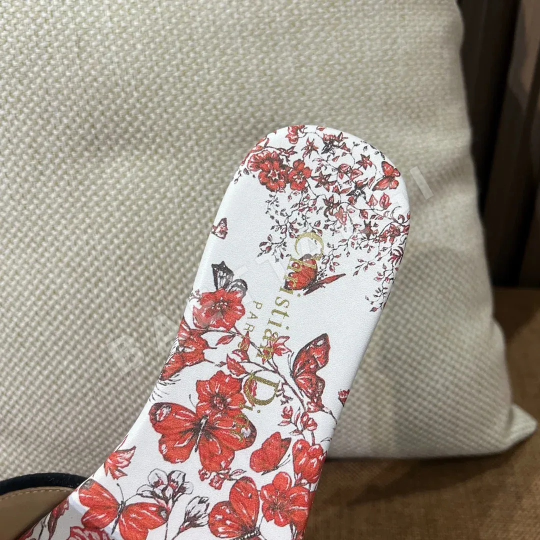 디올 자수 캔버스 샌들 상세 이미지 9