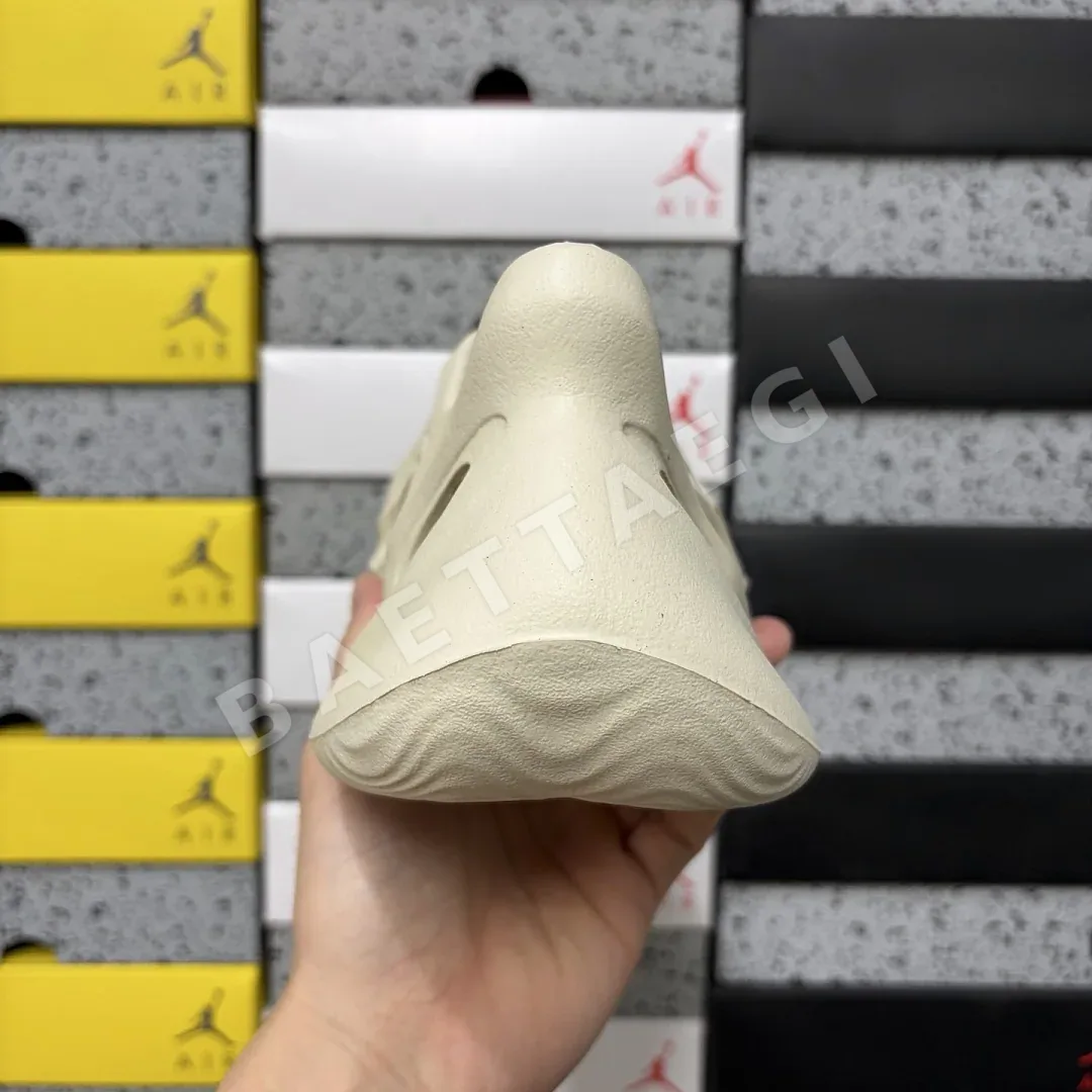 아디다스 [LW] 이지 폼 RNNR G55486 200648 Adidas Yeezy Foam RNNR Ararat 상세 이미지 5