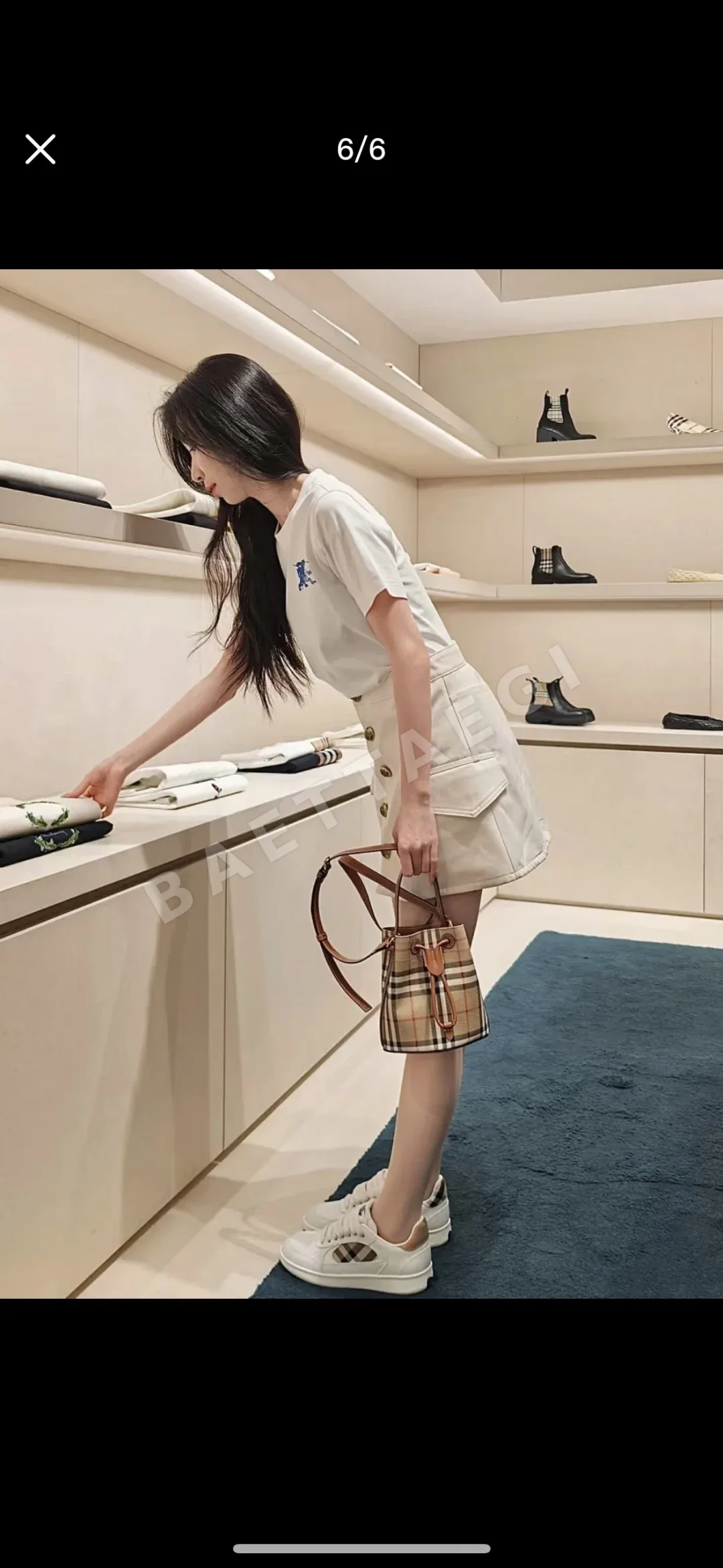버버리 체크 패턴 미니 버킷백 상세 이미지 9