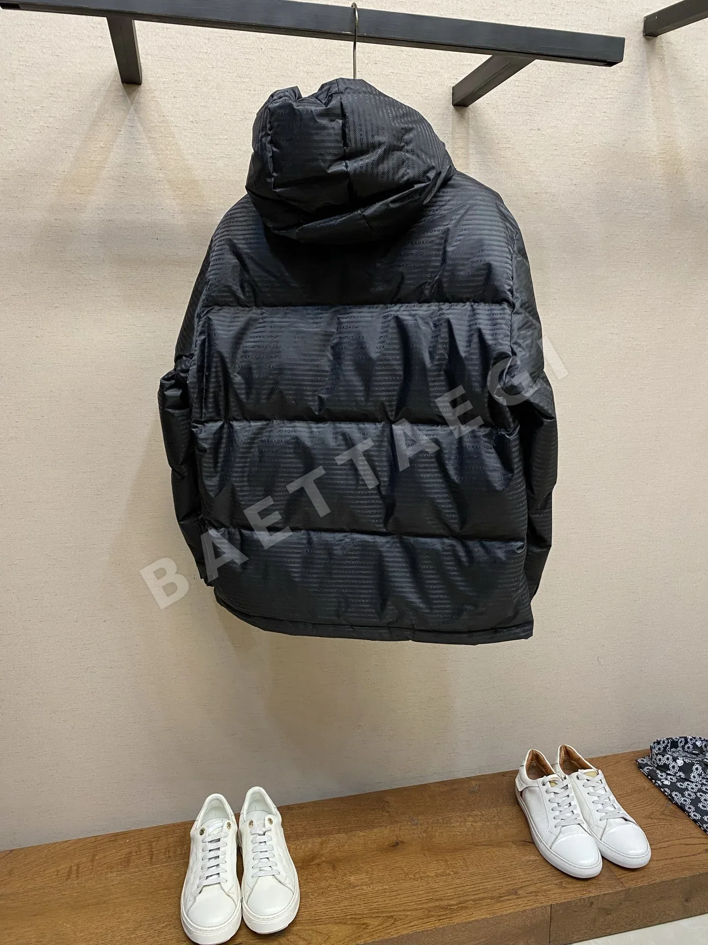 프라다 남성 덕다운 패딩 재킷 상세 이미지 2
