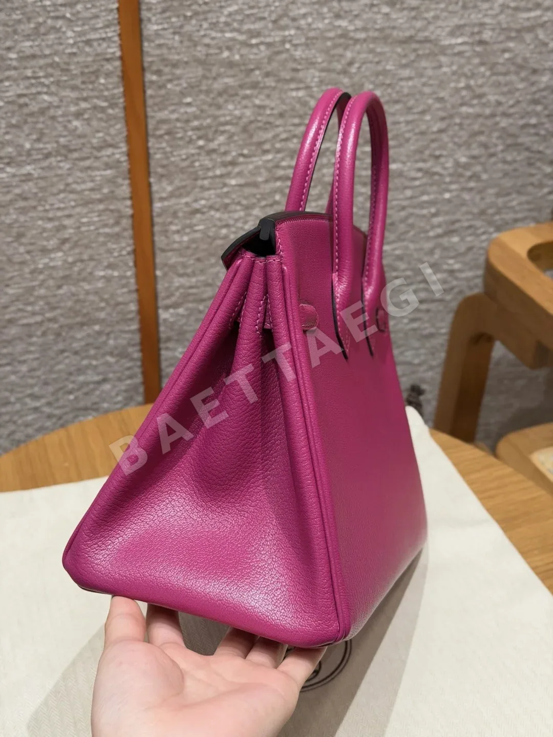 에르메스 로즈퍼플 염소가죽 버킨 25 가방 상세 이미지 4