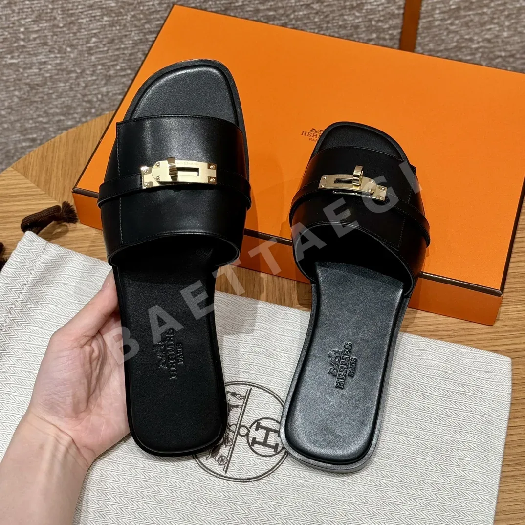 에르메스 오란 샌들 블랙 카프스킨 골드 하드웨어 상세 이미지 3
