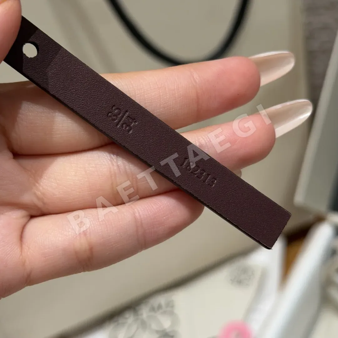 로에베 아나그램 양면 소가죽 벨트 상세 이미지 9