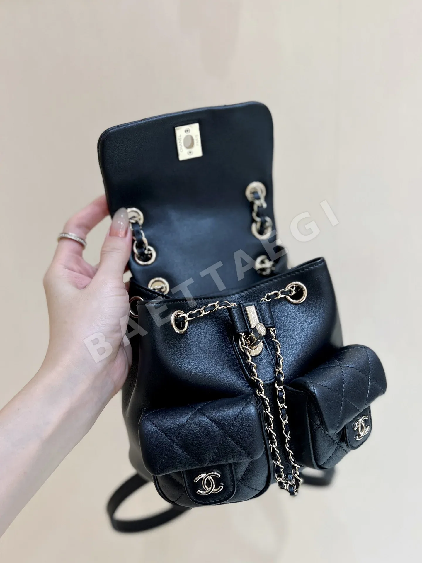 샤넬 개구리 더블 린넨 백팩 A92993 상세 이미지 5