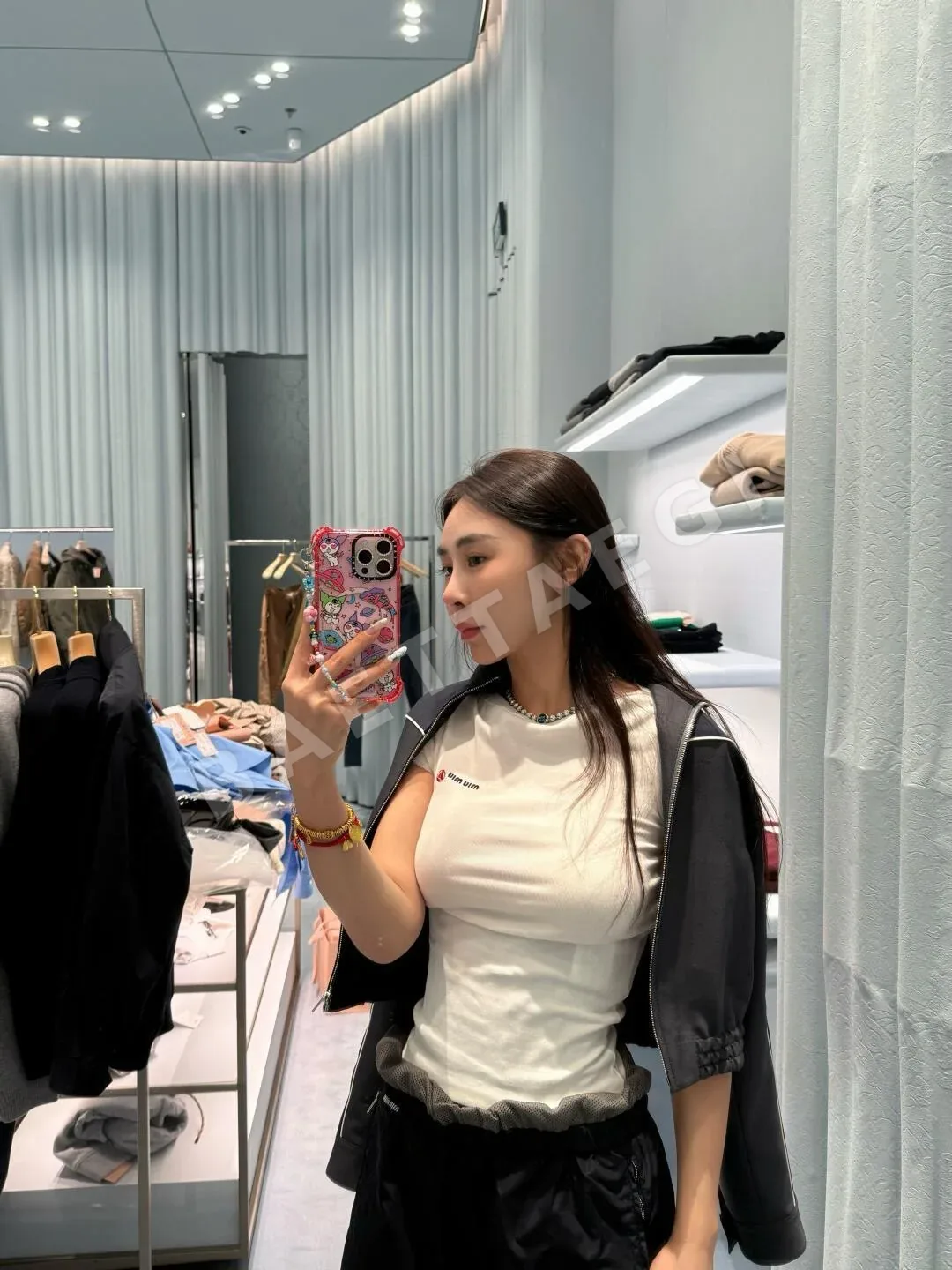 미우미우 에나멜 문자 장식 목걸이 상세 이미지 9