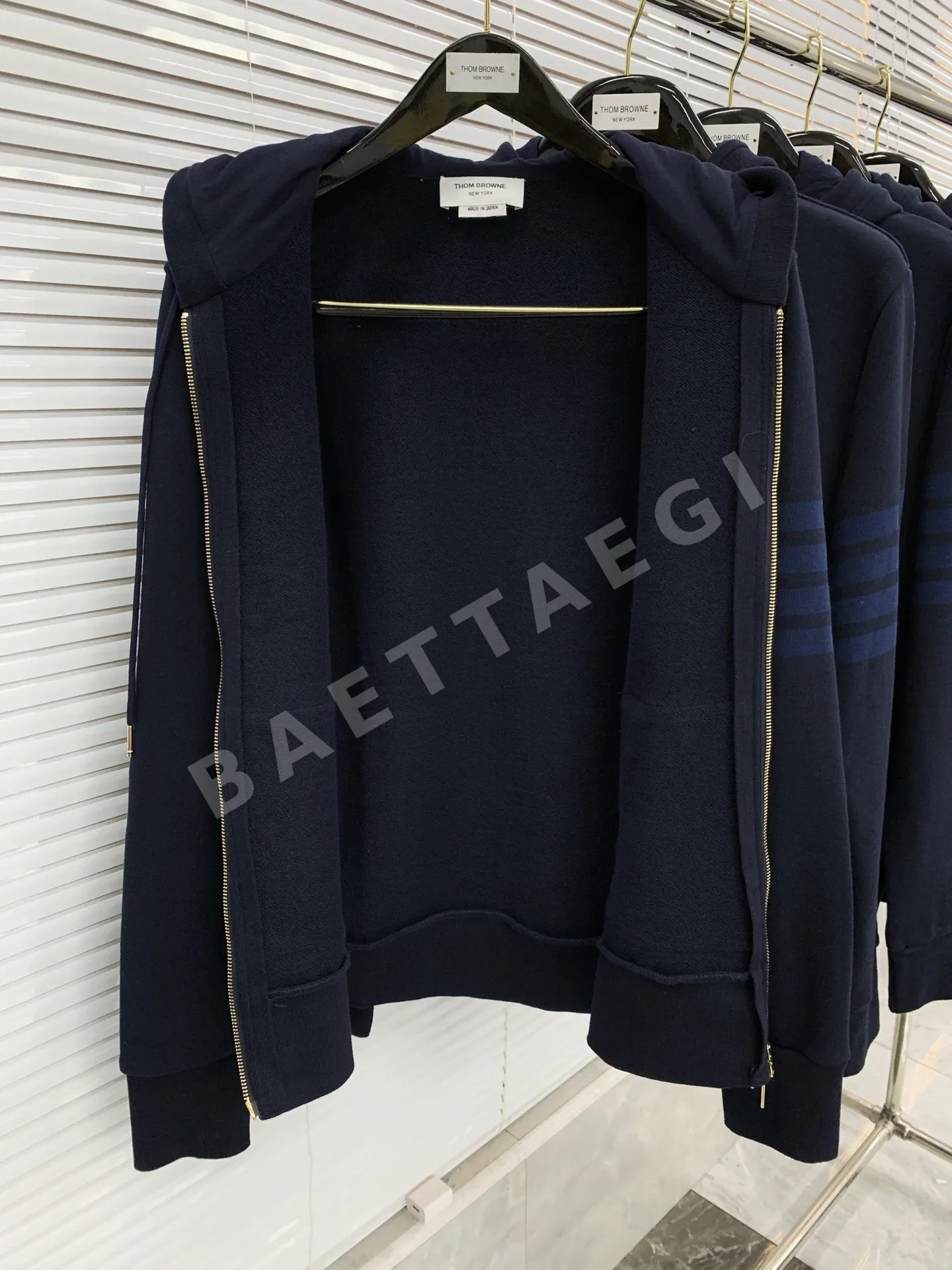 톰브라운 TB 실염 블루 4바 스트라이프 후드 재킷 상세 이미지 7