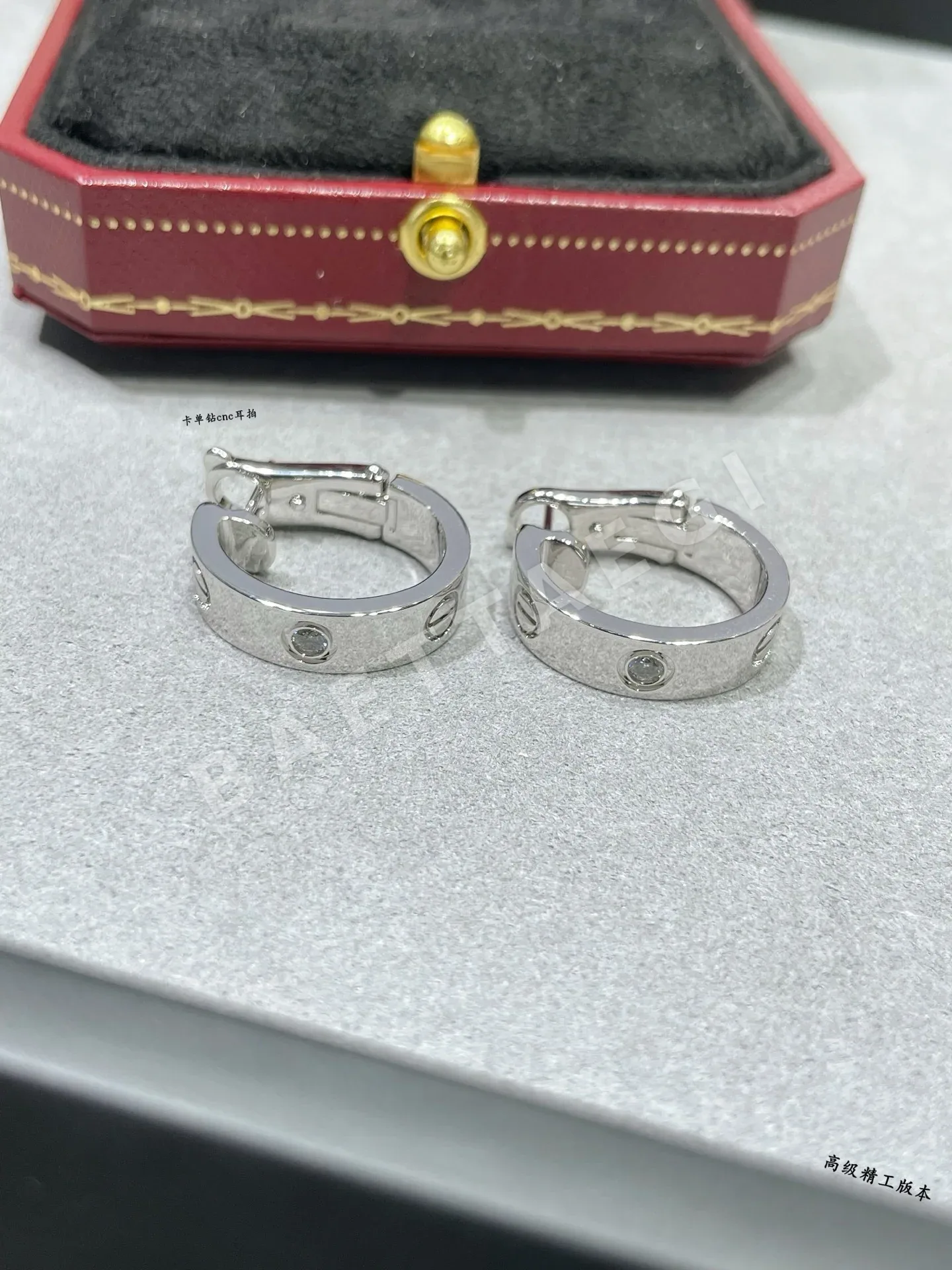 까르띠에 LOVE 다이아몬드 귀걸이 상세 이미지 8