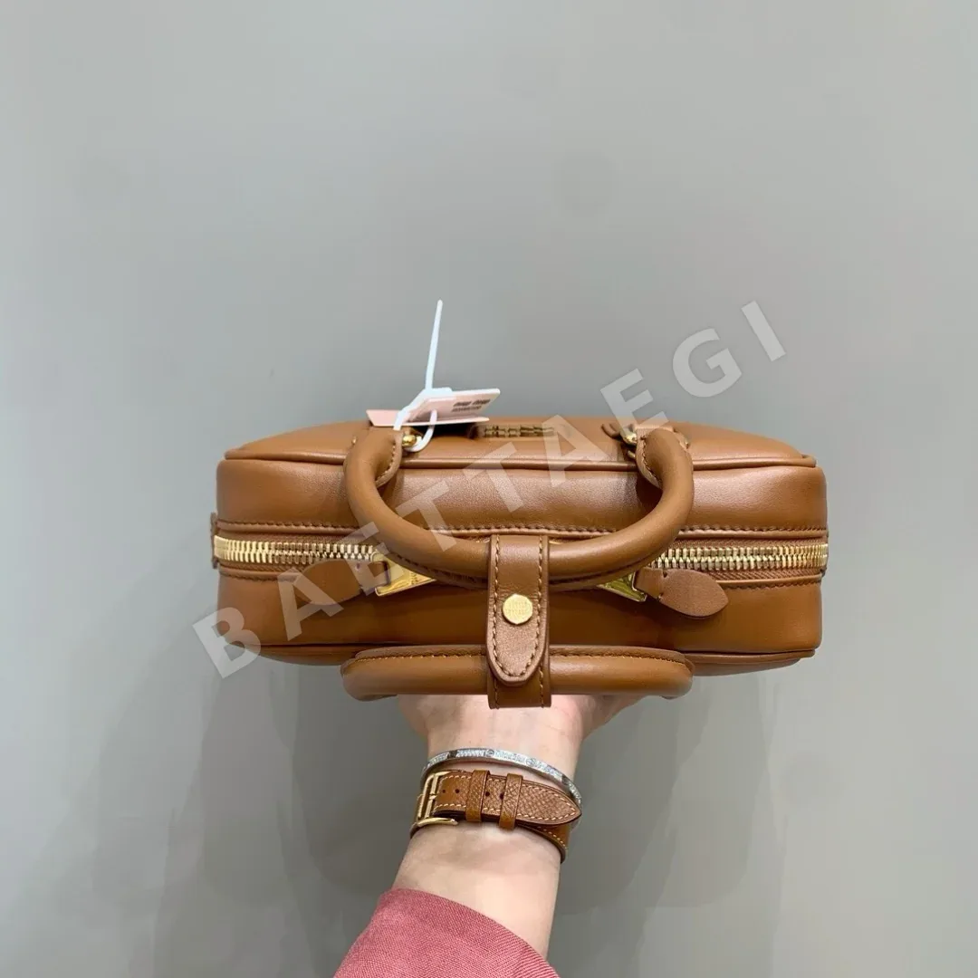미우미우 코냑 소가죽 미니 숄더백 5BB142 상세 이미지 4