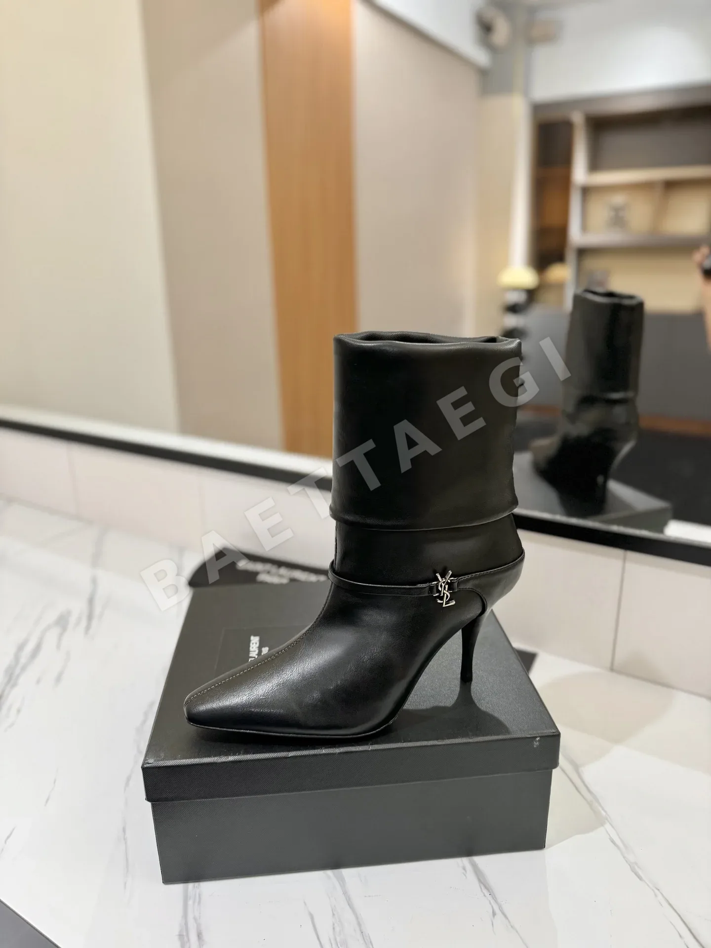 생로랑 YSL 앵클 부츠 9439 상세 이미지 4