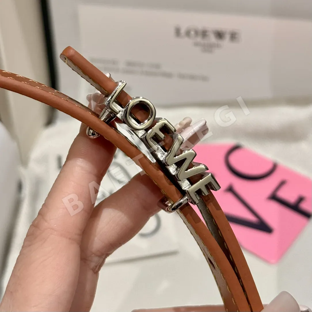 로에베 기하학 무늬 소가죽 여성 벨트 상세 이미지 5