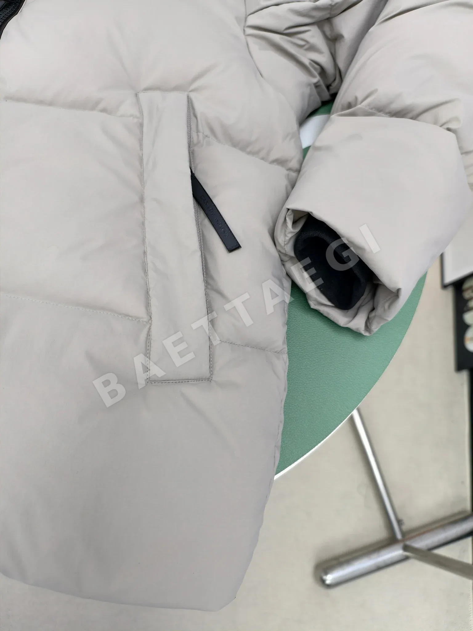 캐나다구스 크로프트 여성 패딩 재킷 상세 이미지 7