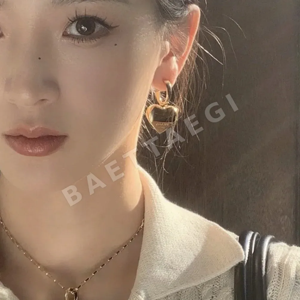 프라다 골드 하트 귀걸이 상세 이미지 4