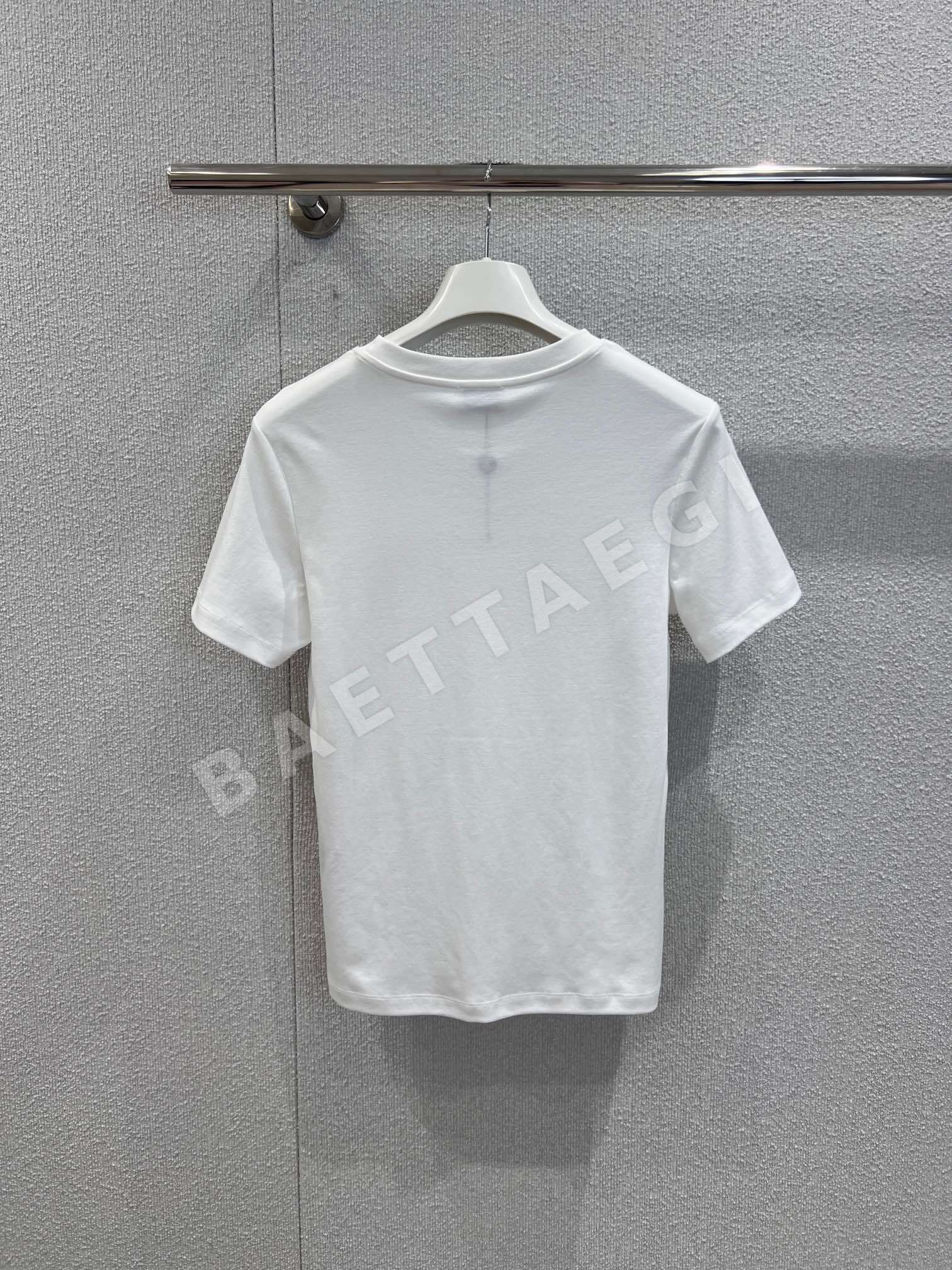 몽클레르 비즈 장식 레터링 여성 반팔 티셔츠 상세 이미지 8