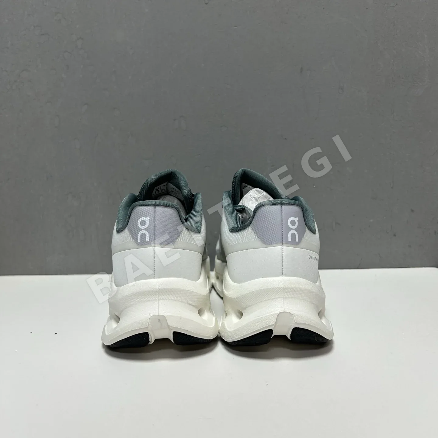 ON 신발 157688 Sneakers 상세 이미지 2