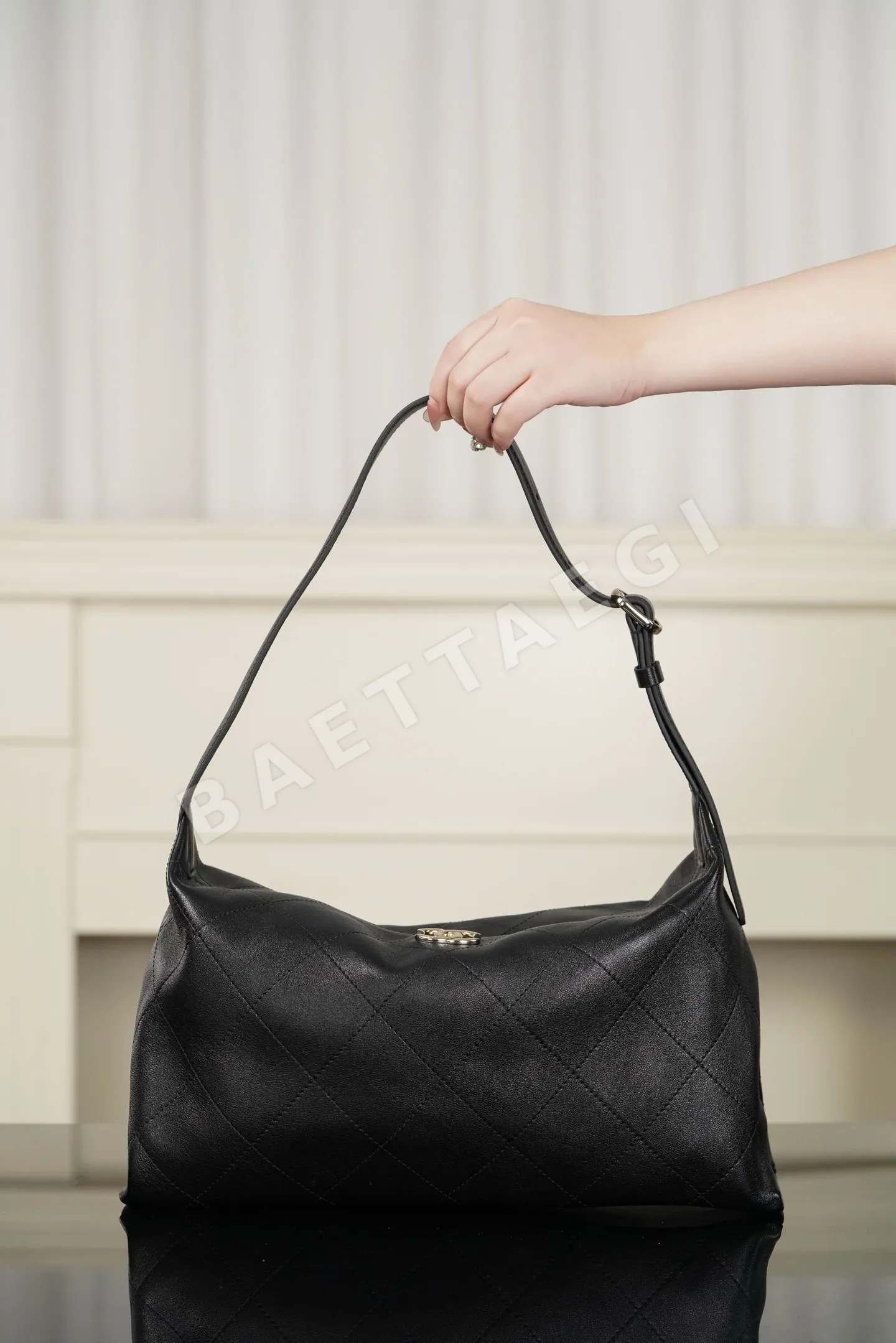 샤넬 CHANEL 샤넬 맥시 호보 백 AS6140 상세 이미지 1
