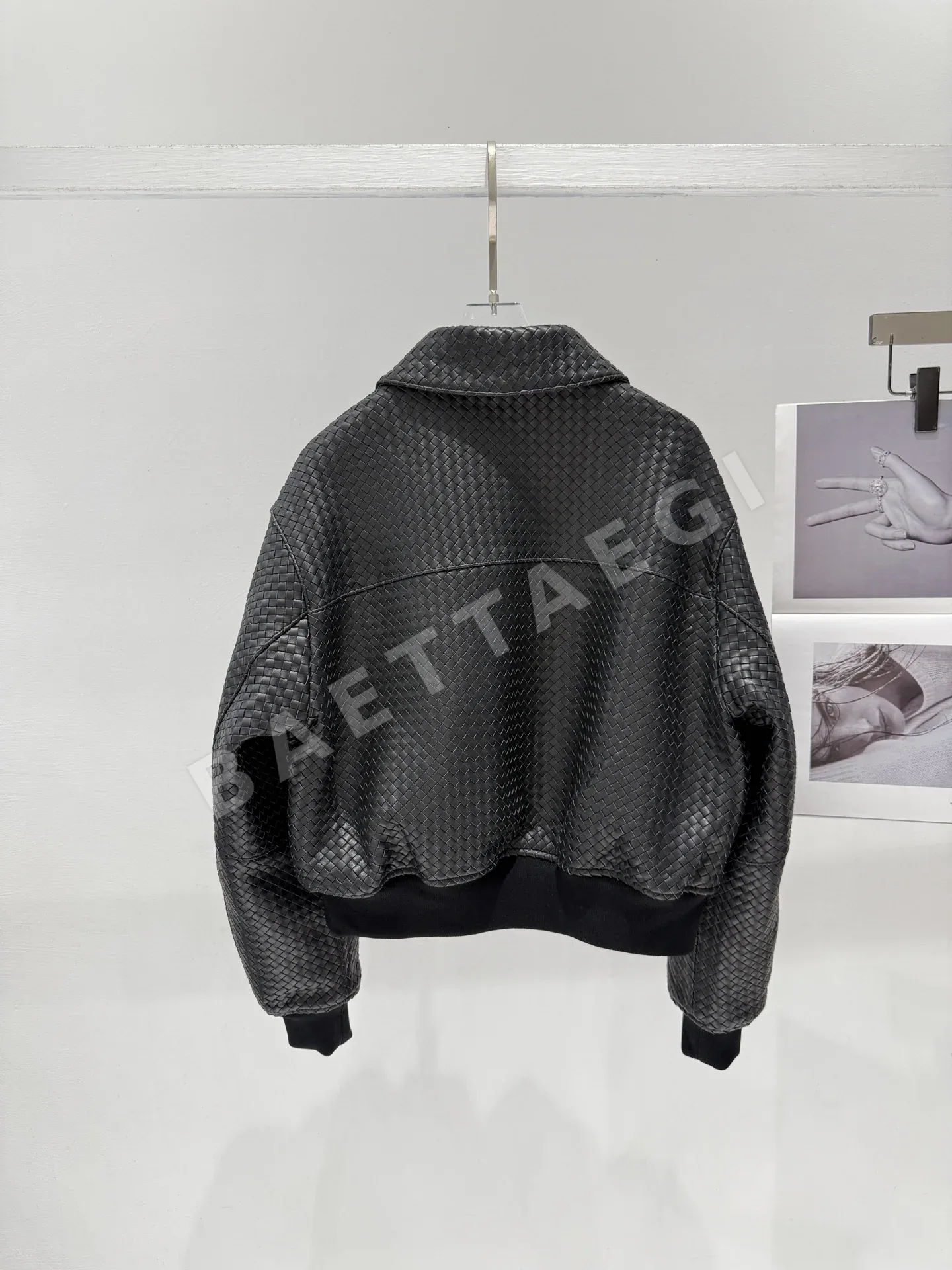 보테가베네타 여성 램스킨 오프숄더 자켓 상세 이미지 9