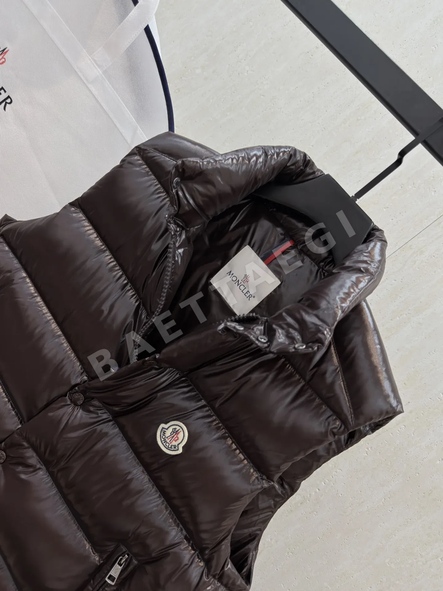 몽클레르 화이트 덕다운 남성 조끼 상세 이미지 6