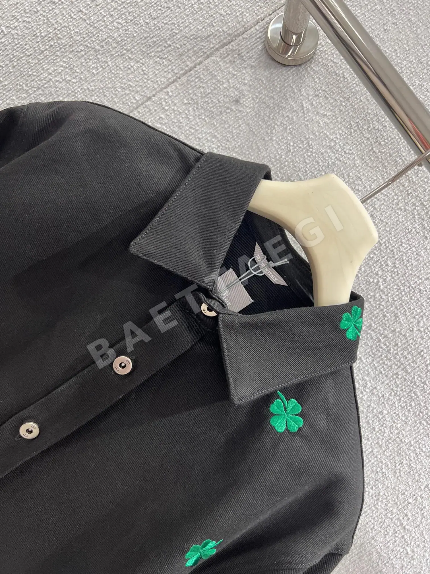 디올 네 잎 클로버 자수 데님 셔츠 재킷 상세 이미지 4