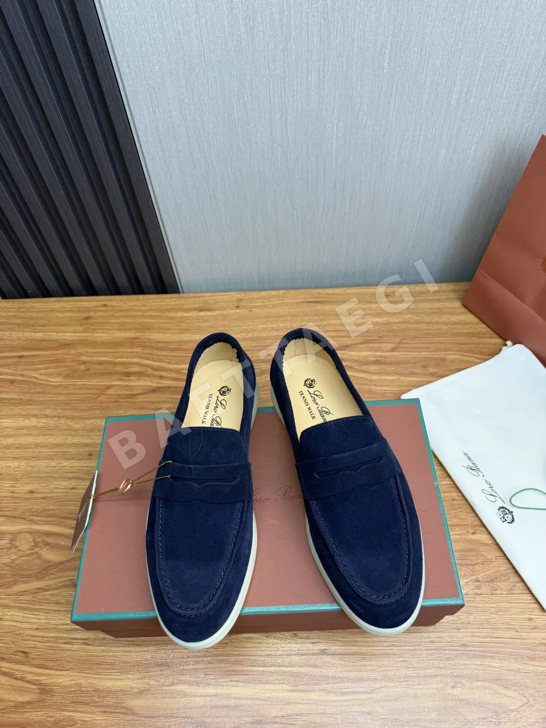 로로피아나 스웨이드 남성 로퍼 상세 이미지 2