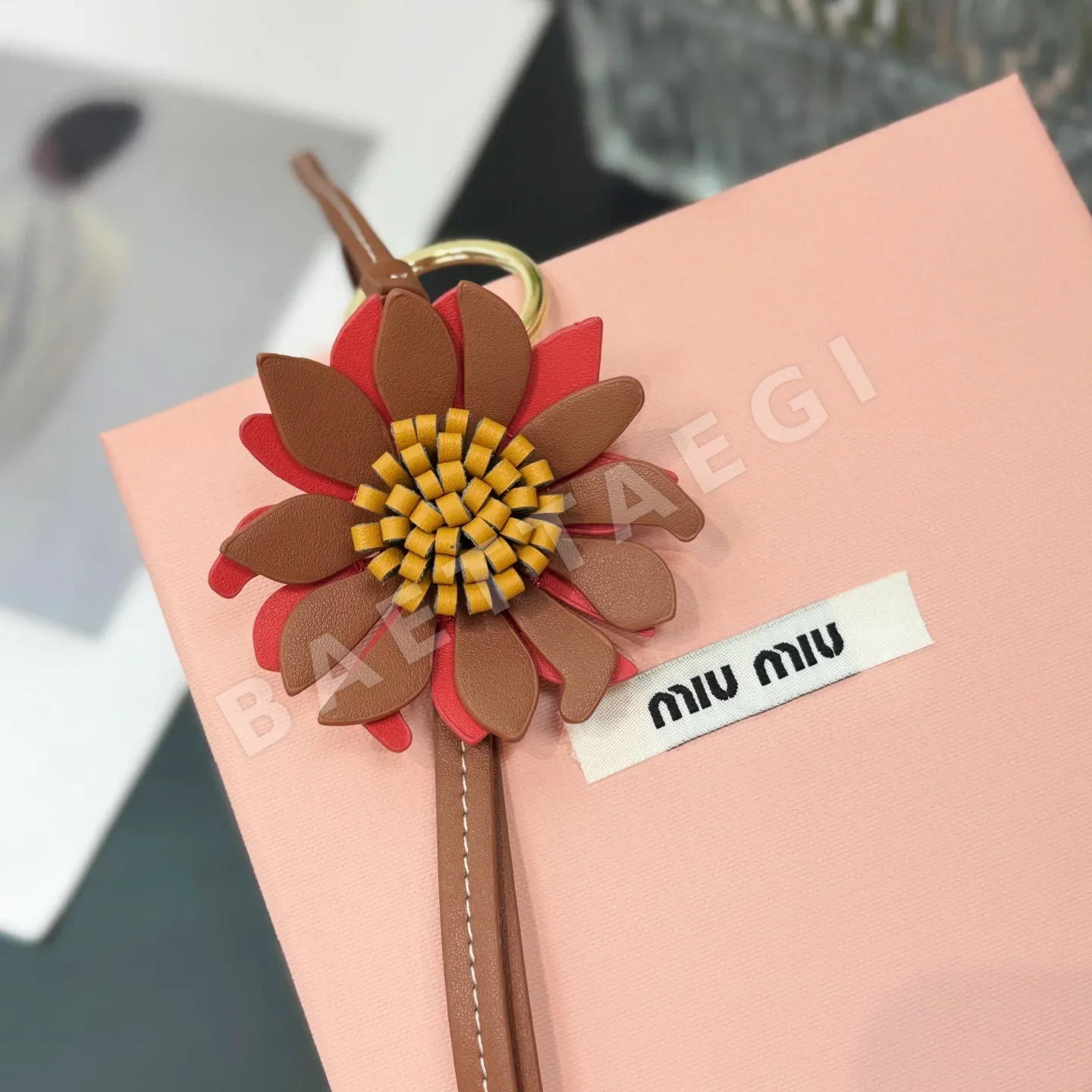 미우미우 미니 해바라기 가죽 키링 상세 이미지 5