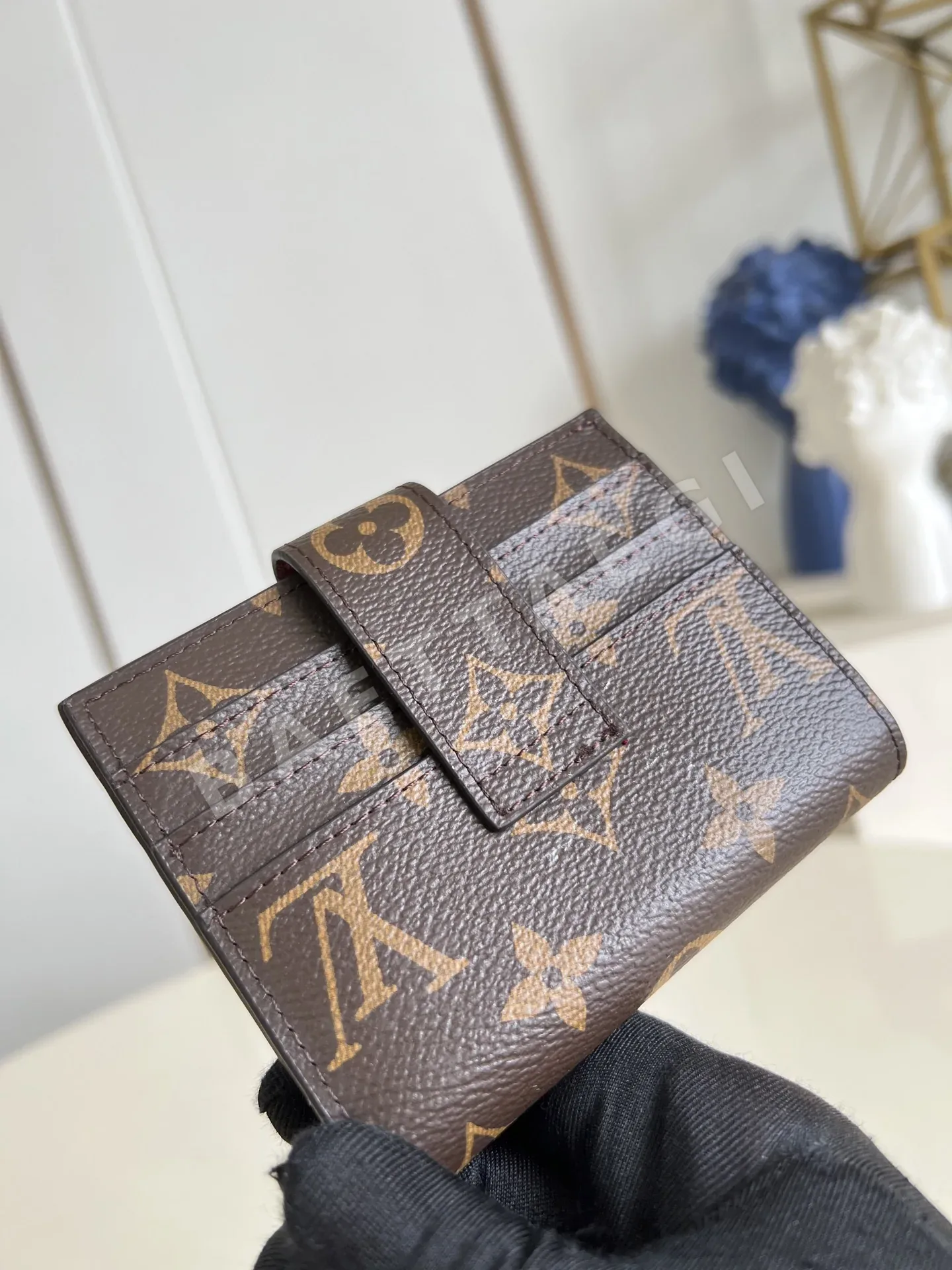 루이비통 M61731 레드 월릿 모노그램 상세 이미지 4