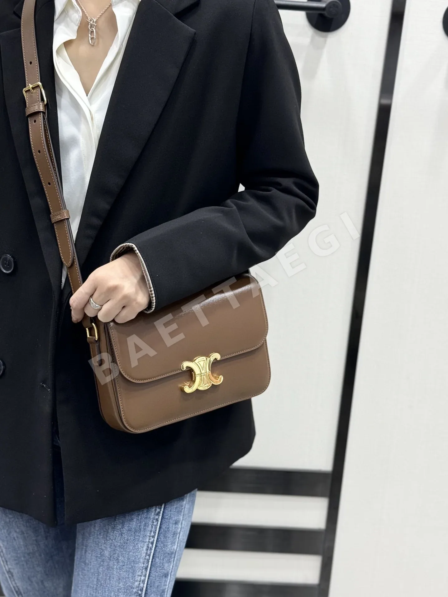셀린느 카키 스킨 미디엄 가방 86361