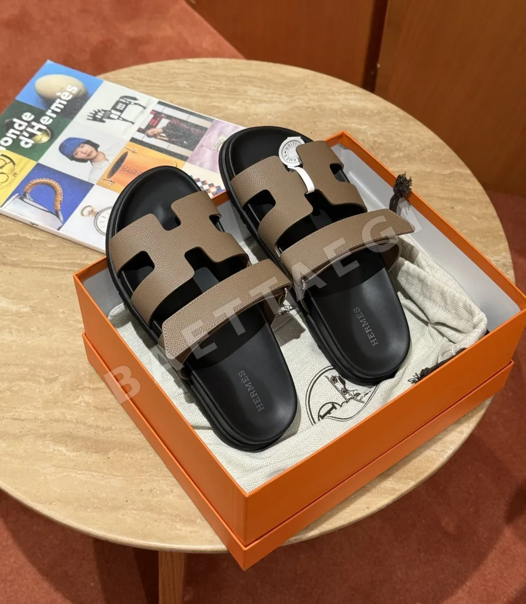 에르메스 시프르 샌들 그레이 가죽 스타일 상세 이미지 5