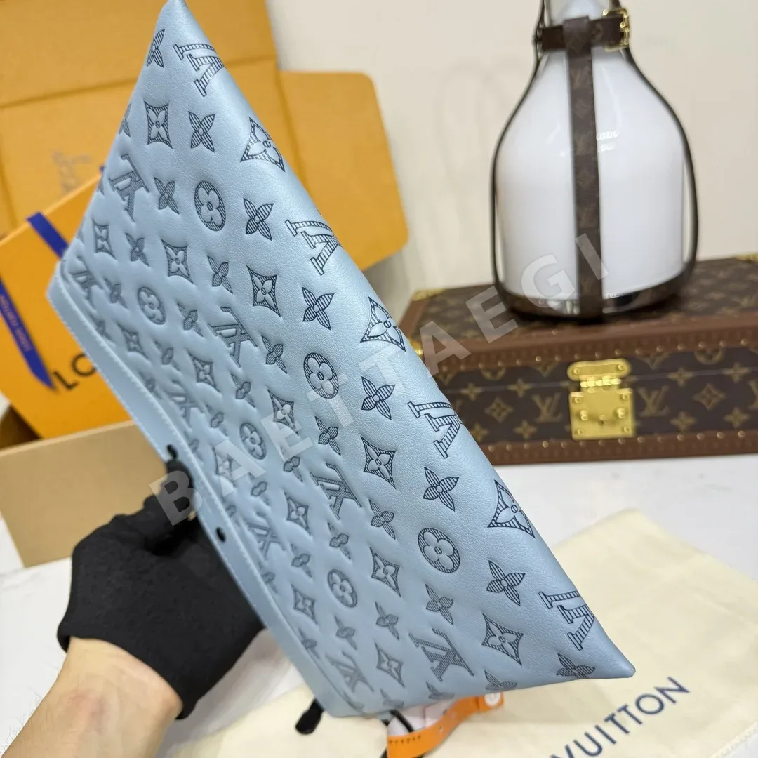 루이비통 모노그램 쉐도우 POCHETTE TO-GO 클러치백 M81570 상세 이미지 4