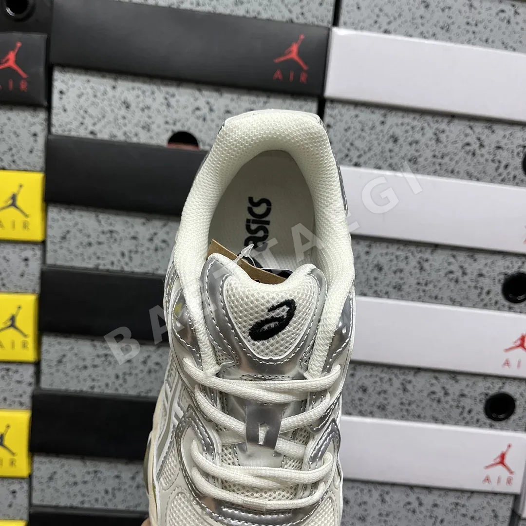 아식스 [RT] 젤 NYC 1203A805-101 200368 Asics Gel-NYC Cream Pure Silver 상세 이미지 4