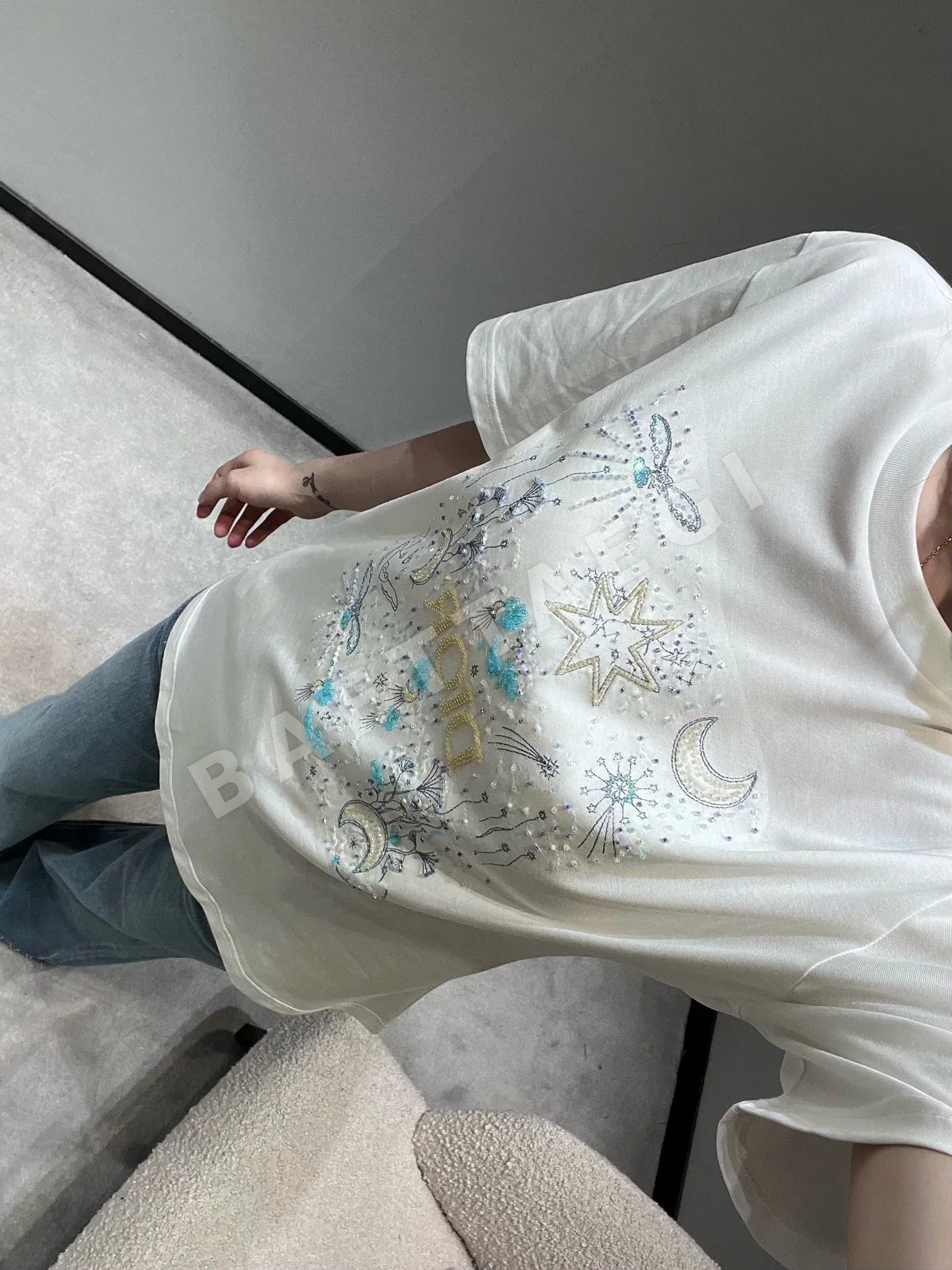 디올 별하늘 자수 여성 반팔 티셔츠 상세 이미지 5