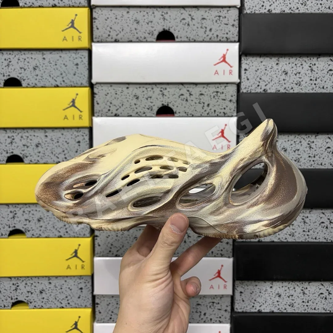 아디다스 [LW] 이지 폼 RNNR MX GX8774 200637 Adidas Yeezy Foam RNNR MX Cream Clay 상세 이미지 8