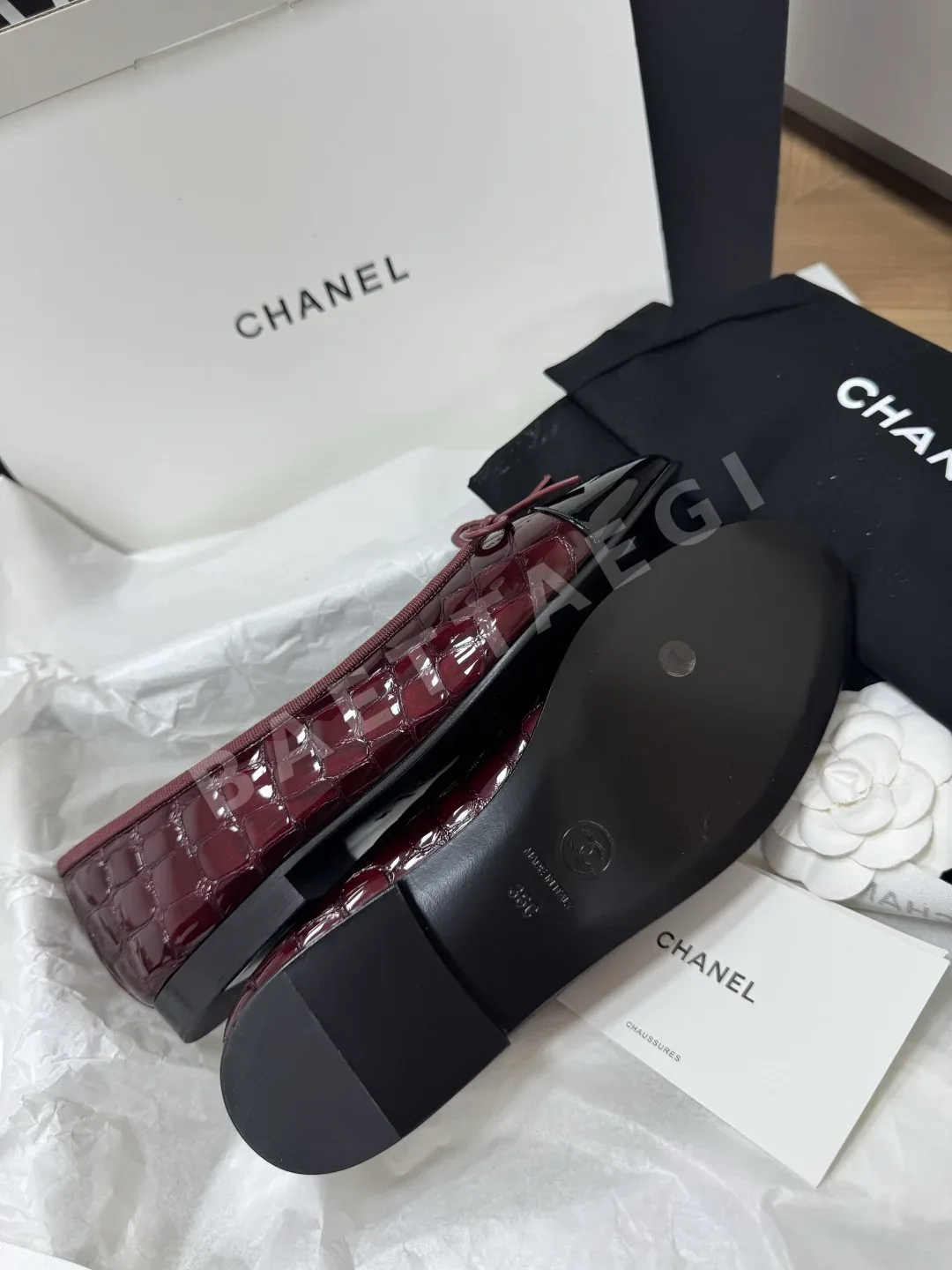 샤넬 플랫 여성 램스킨 더블 C 로고 상세 이미지 4