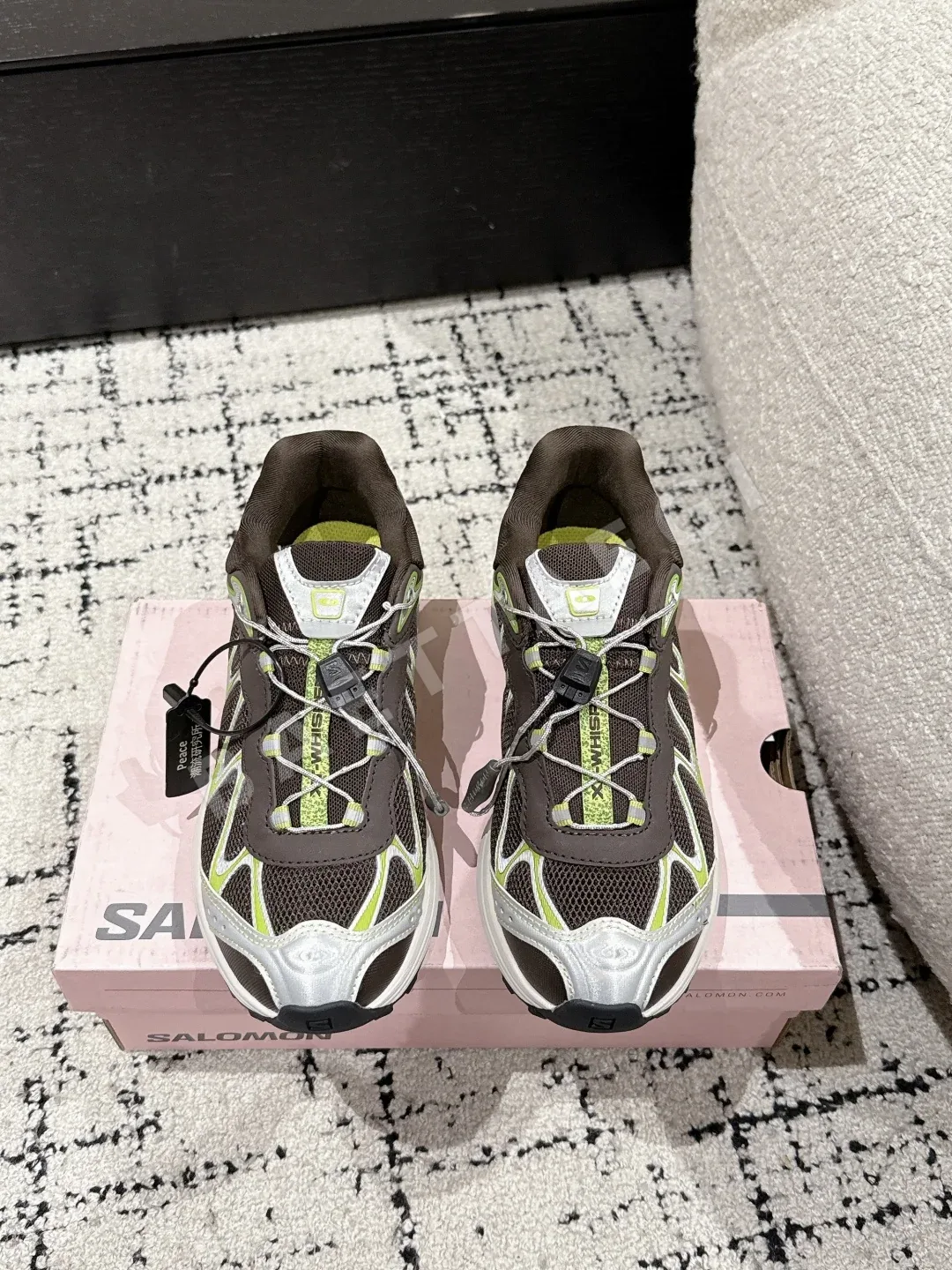 살로몬 로우컷 러닝화 74836