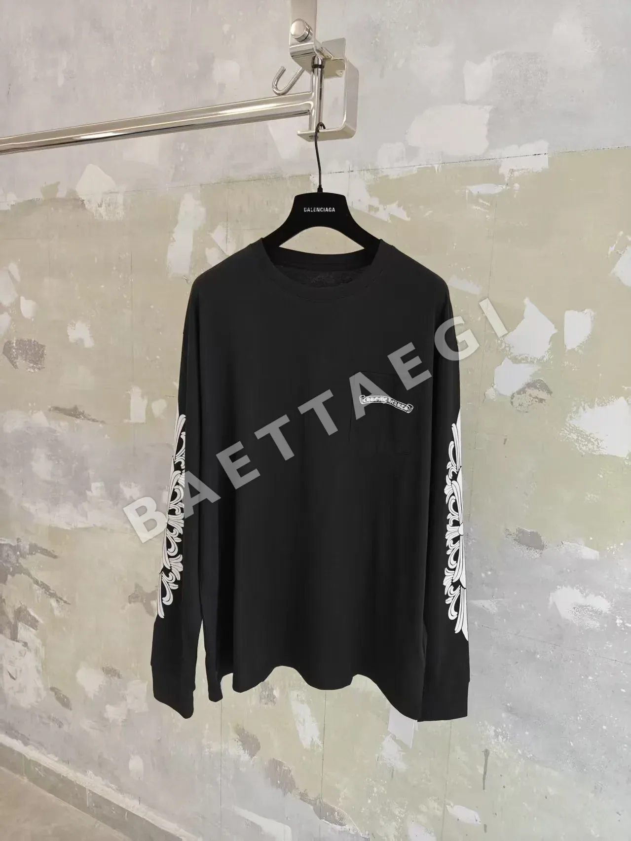 크롬하츠 그래피티 프린트 긴팔 티셔츠 상세 이미지 1