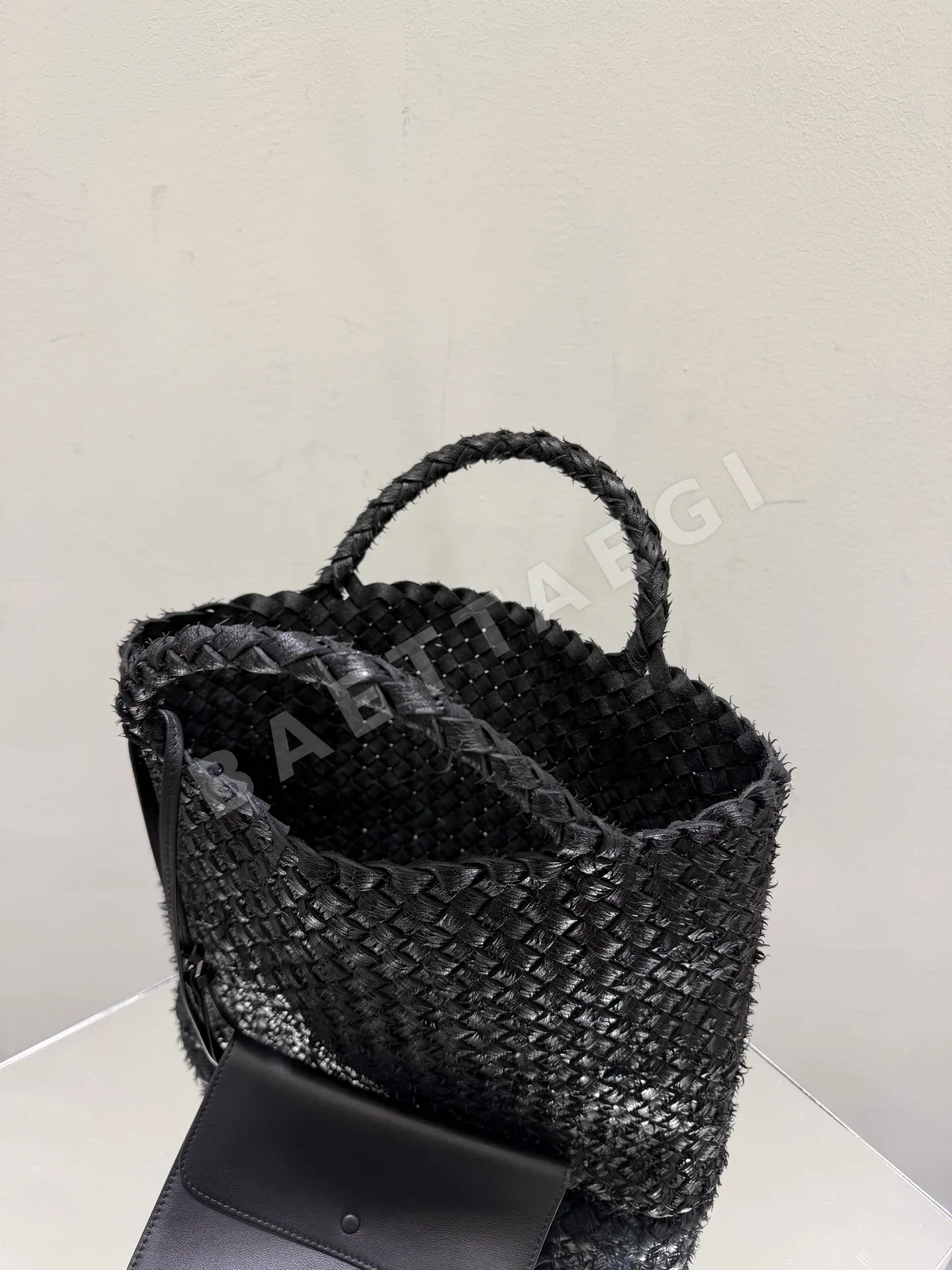 더로우 앰버 수작업 버킷 가방 상세 이미지 8