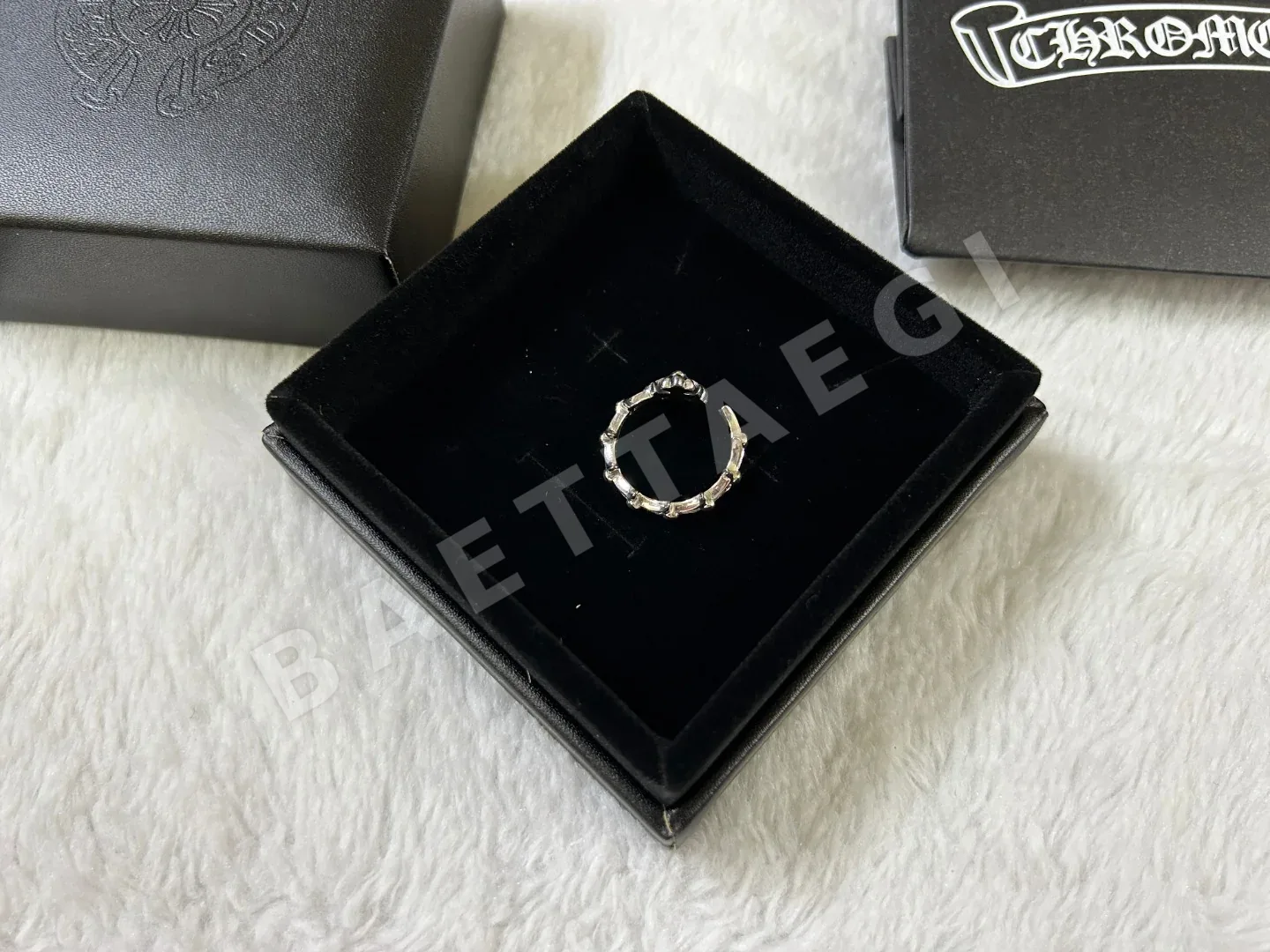 크롬하츠 피시테일 크로스 오픈 반지 상세 이미지 3