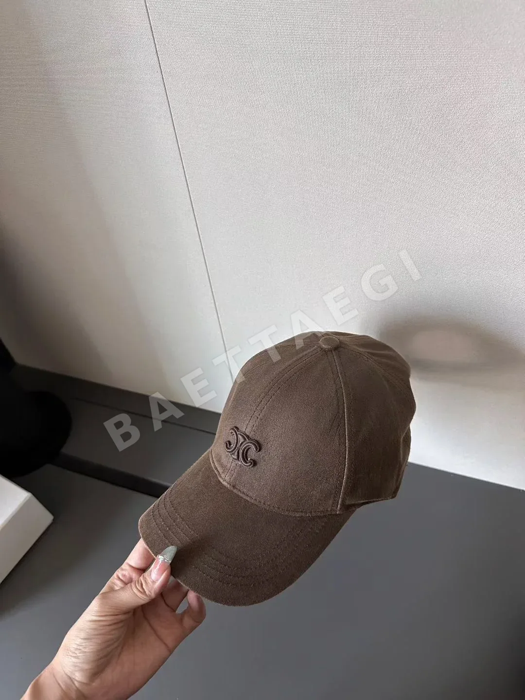 셀린느 배색 매트 질감 야구모자 상세 이미지 7