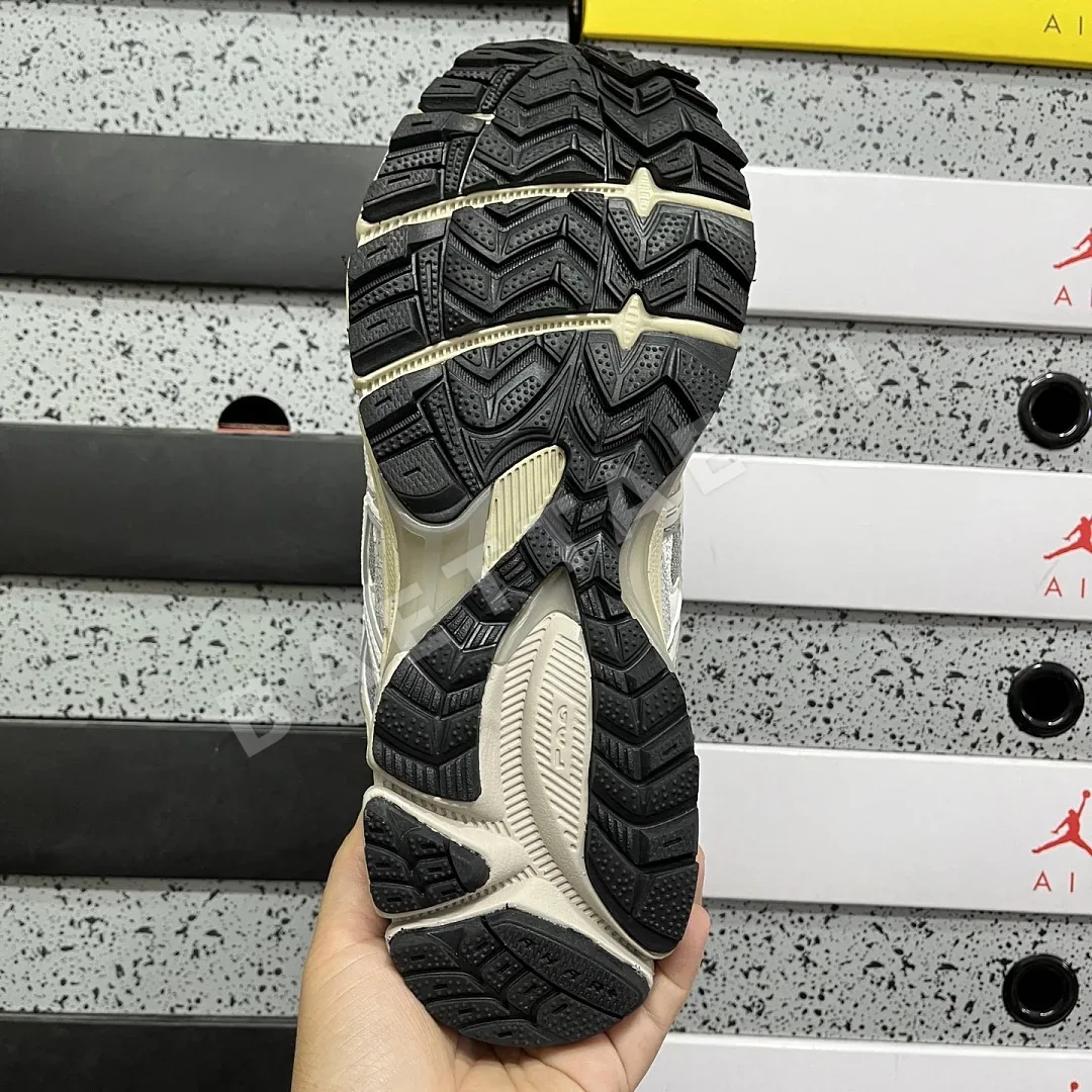 아식스 [XY] 젤 카하나 8 1012A978-028 200335 Asics Gel-Kahana 8 상세 이미지 5
