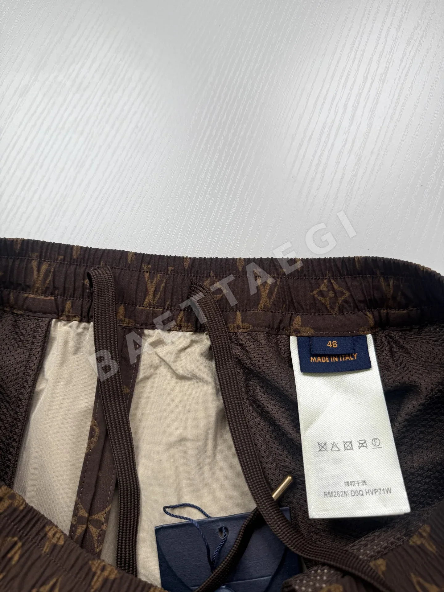 루이비통 모노그램 가죽 스트랩 남성 반바지 상세 이미지 8